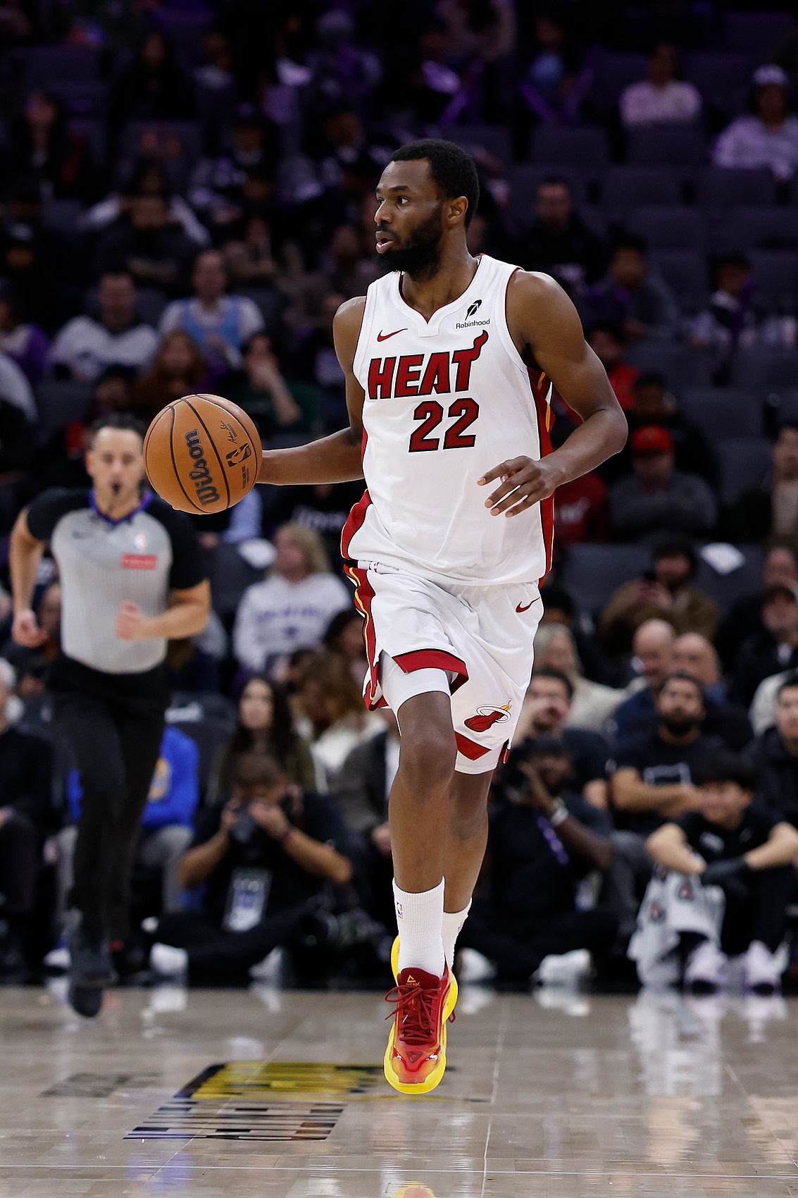 百家乐网站-下半场又没机会了！维金斯9中6拿14分6板3助3断 上半场拿到11分