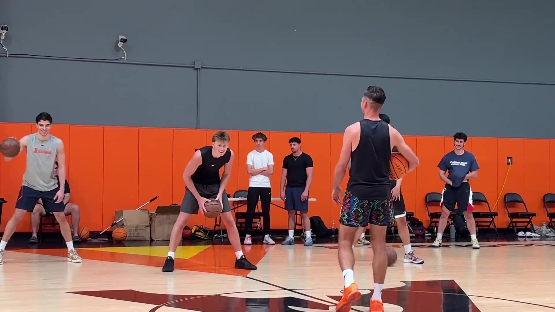 百家乐网站-张博源与知名训练师Jordan Lawley一起训练！伊利诺伊小佩贾也在